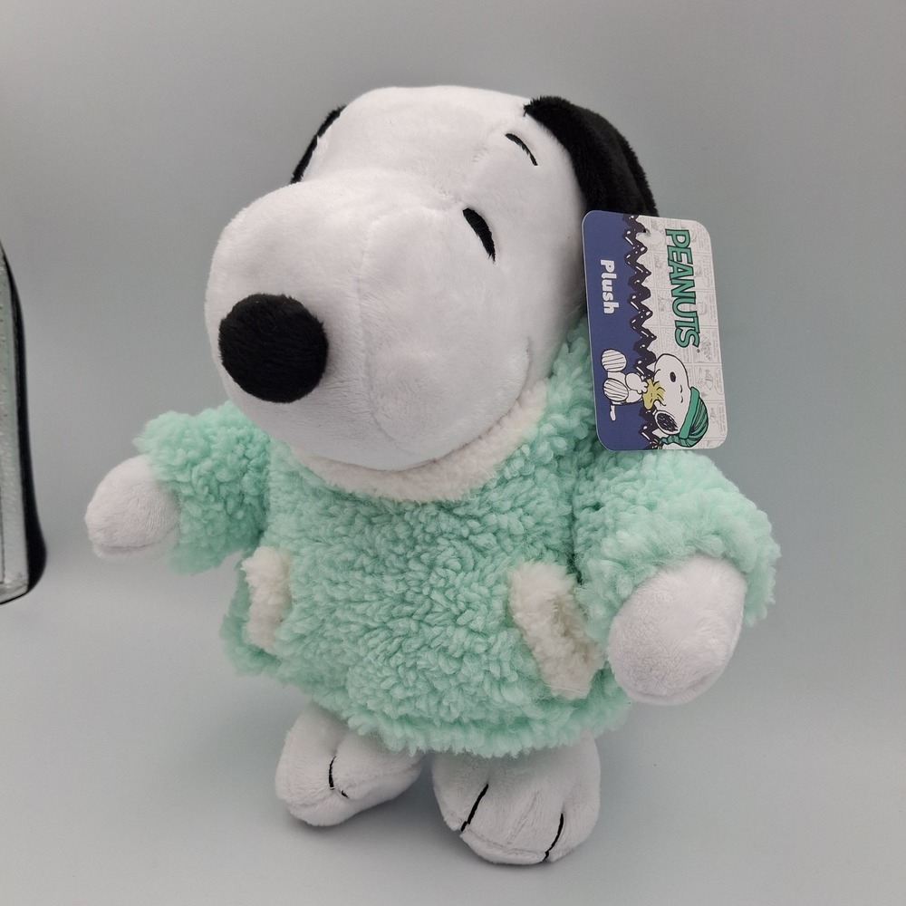 Peanuts Winter Snoopy Plush with‎ Green Hoodie Fleece Jacket 2024 Whit Tag Ruz